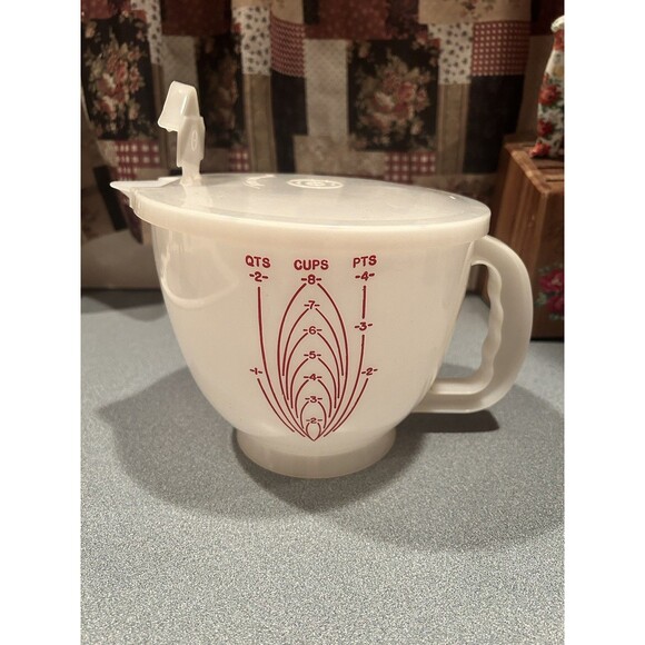 VTG Tupperware Mix N Store 8 Cup Measuring Batter Bowl Lid And Spout 500-7 1977 - Picture 1 of 6